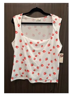 Free Kisses nwt size 3x White Tank Top with Strawberry Print